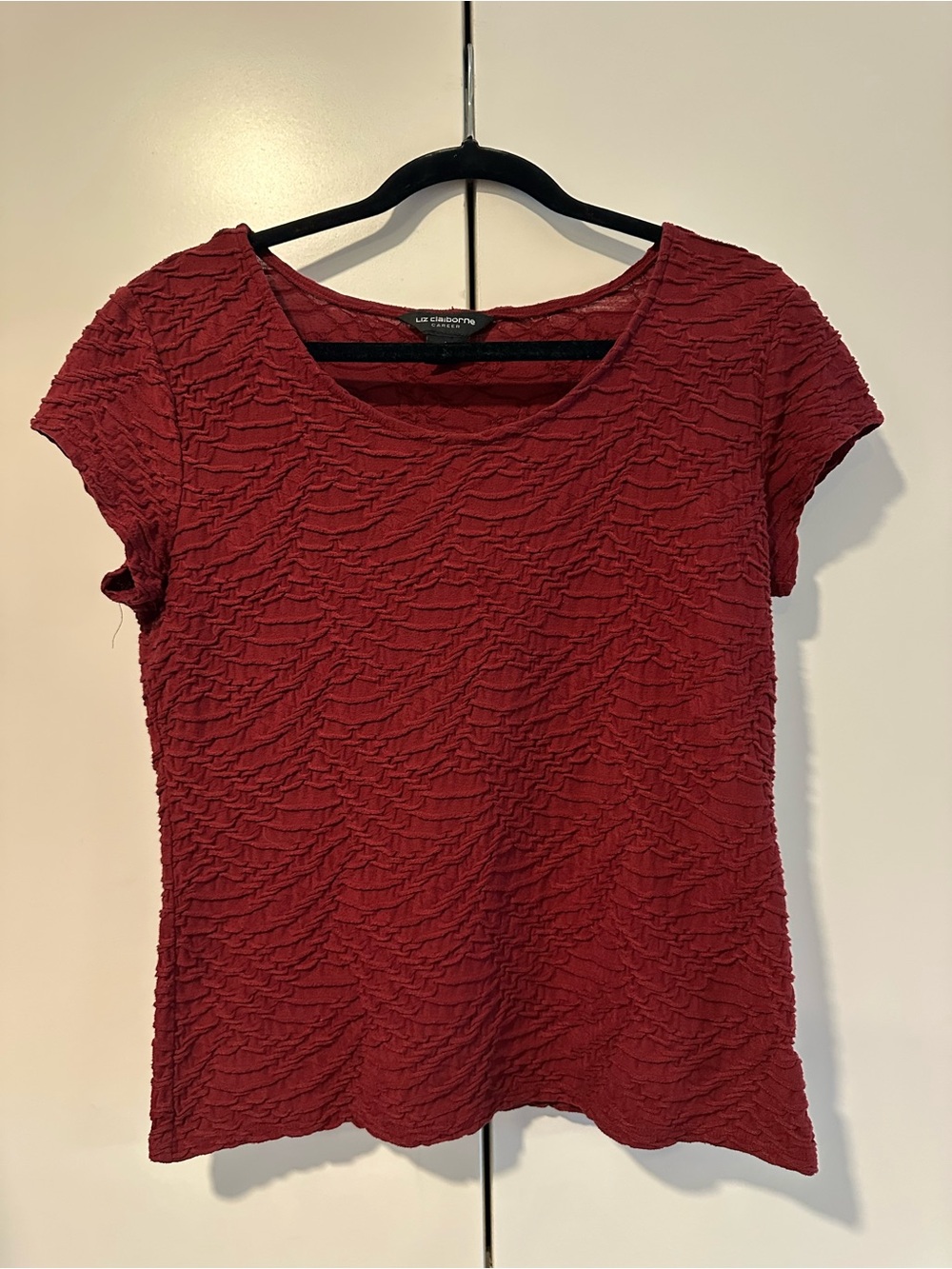 Liz Claiborne Wine Red Textured Short Sleeve Tee Large